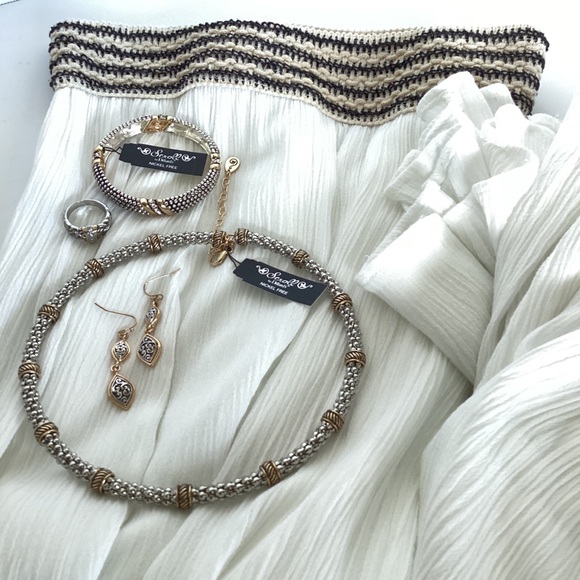 Scroll Gold And Silver Tone Link Stretch Bracelet Petite White Crystal Accents - Picture 8 of 14